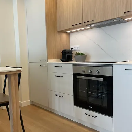 Apartment R14 En Con 2 Dormitorios, Salon-cocina, 1 Bano Y Zona De Lavanderia, Situado Cerca De Playas *