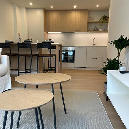R14 En Con 2 Habitaciones, Salon-cocina, 1 Bano Y Zona De Lavanderia, Situado Cerca De Playas Mino