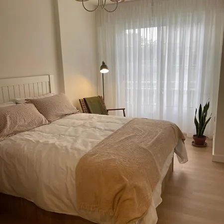 דירה R14 En Con 2 Dormitorios, Salon-cocina, 1 Bano Y Zona De Lavanderia, Situado Cerca De Playas *