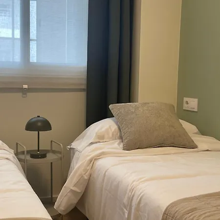 R14 En Con 2 Dormitorios, Salon-cocina, 1 Bano Y Zona De Lavanderia, Situado Cerca De Playas *